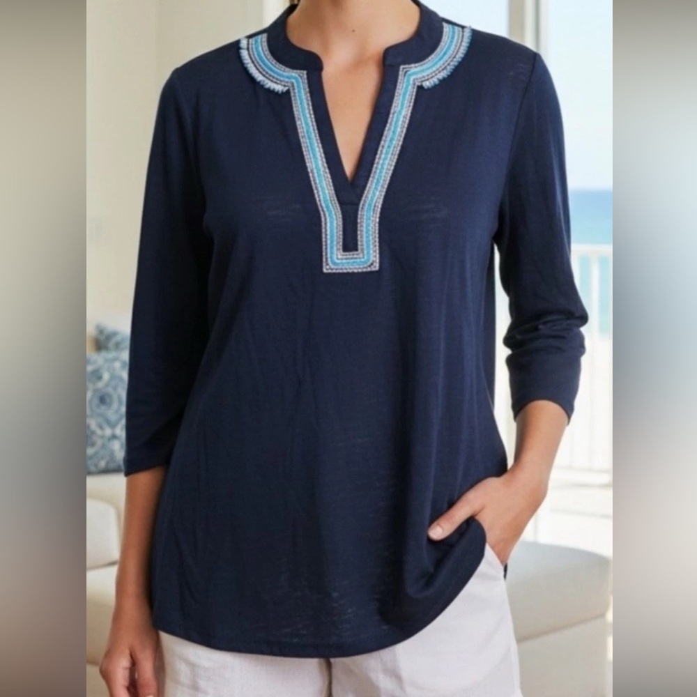 Chico’s Navy Blue Tunic w/ Intricate Beaded V-Neck. 100% linen, EUC. Sz 0/Small
